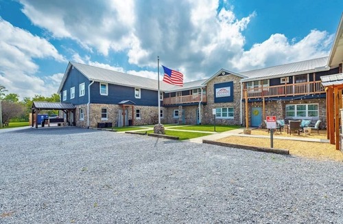 Rock Spring Apartment | Suite 206 - Starry Night at Rock Spring Resort near Chattanooga