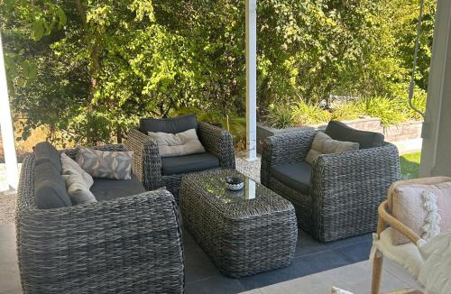 Gattieres House | SUITE 20m2 DANS VILLA PISCINE JACUZZI