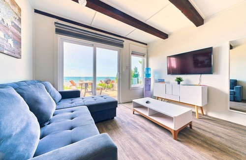 Wainfleet Cottage | Suite 212: Beautiful 3-Bedroom Beachfront Townhouse