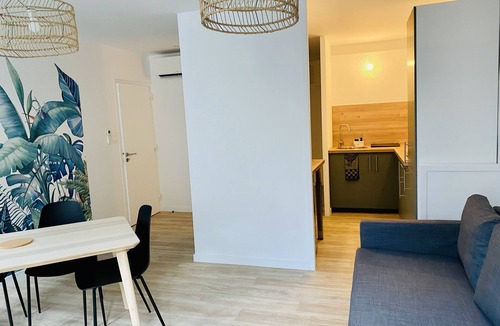Montceau-les-Mines Apartment | Suite 24 L'annexe