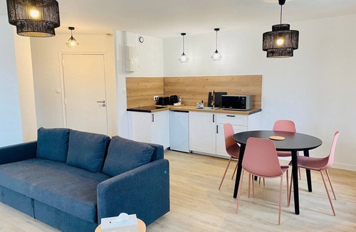 Montceau-les-Mines Apartment | Suite 24 L'annexe