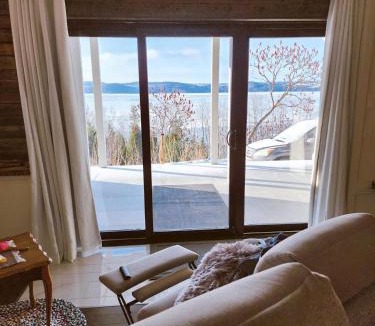 Saint Fulgence Apartment | Suite 3 Flèche du fjord vue Saguenay Mont Valin