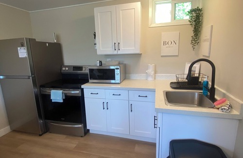 Bluewater Apartment | Suite 3 - Relax in beautiful Bayfield - 15min from Grand Bend