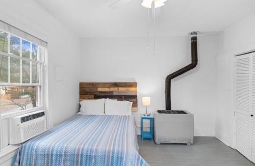 Black Mountain Apartment | Suite 3