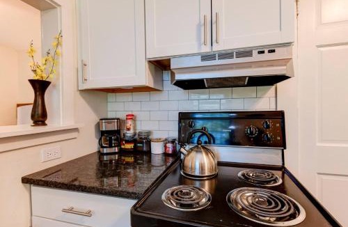 Black Mountain Apartment | Suite 3
