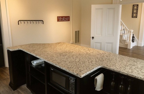 Shelbyville Apartment | Suite 318 | Spacious, Modern Downtown Suite