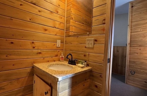 Ten Sleep Cabin | Suite 4 at Deer Haven Lodge - Serenity Awaits!