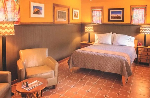 Panorama Heights Bed & Breakfast | Suite 4 - The Western Nomad