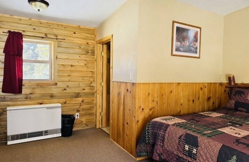 Ten Sleep Cabin | Suite 5 at Deer Haven Lodge - Riverside Retreat! Relax in Ten Sleep!