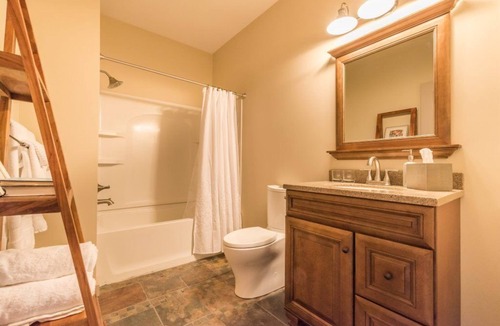 Glendale Apartment | Suite 5 - Quiet and private accommodations in a country setting.