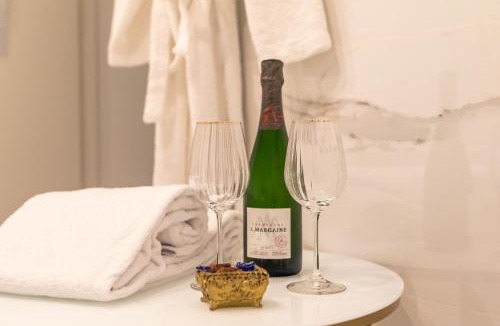 Quartier du chateau Hotel | Suite 50 Nuances avec Balnéothérapie pour 2