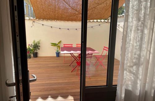 Reyrieux House | Suite 671