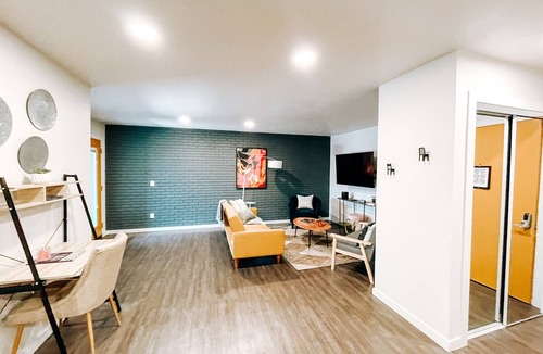 Midtown Apartment | Suite #8 Modern One Bed w/Balcony in Midtown!