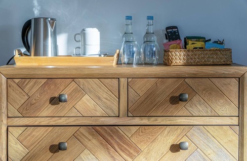 Pen-y-cae Apartment | Suite 9 - Sleeping Giant Hotel - Pen Y Cae Inn