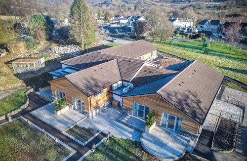 Pen-y-cae Apartment | Suite 9 - Sleeping Giant Hotel - Pen Y Cae Inn