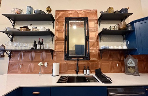Le Roy Apartment | Suite A at The Elliott 1887