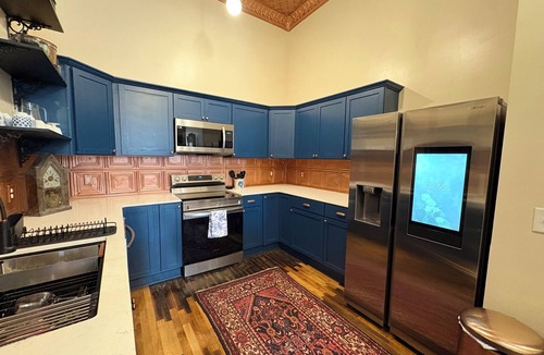 Le Roy Apartment | Suite A at The Elliott 1887