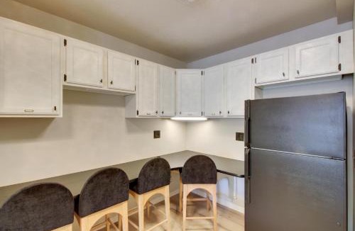 Louisburg House | Suite at The Saint Hotel: 15 Mi to Overland Park