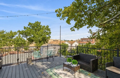 Greenville House | Suite at the Spahaus