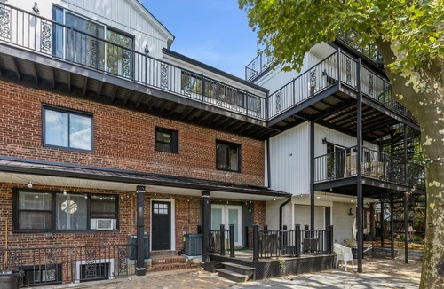 Greenville House | Suite at the Spahaus