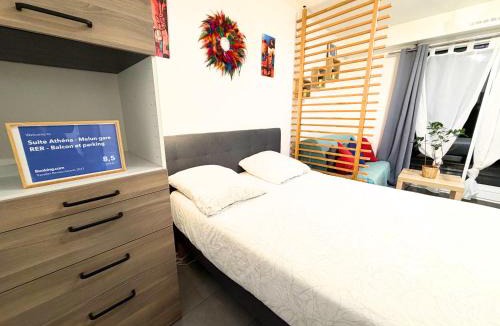 Melun Apartment | Suite Athéna - Melun gare RER - Studio avec Balcon et parking