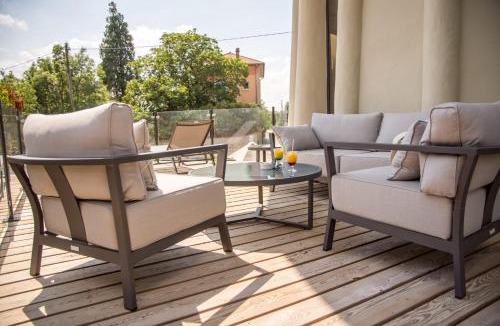 Trevoux Bed & Breakfast | Suite atypique, jacuzzi & Piscine