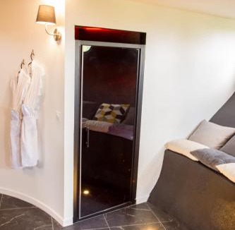 Trevoux Bed & Breakfast | Suite atypique, jacuzzi & Piscine