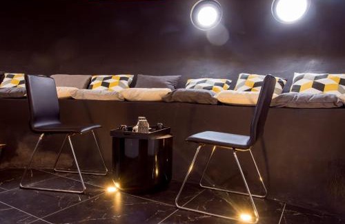 Trevoux Bed & Breakfast | Suite atypique, jacuzzi & Piscine