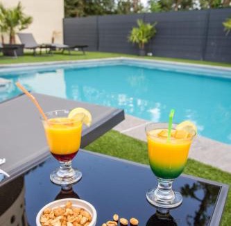 Trevoux Bed & Breakfast | Suite atypique, jacuzzi & Piscine
