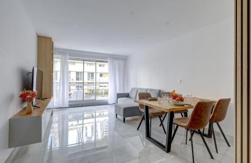 Flandres Apartment | Suite au Cœur de Paris, Architecturale et Élégante
