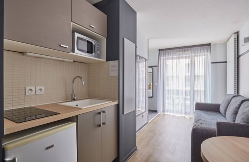 Perrache Apartment | Suite au Centre de Lyon! Kitchenette Equipée