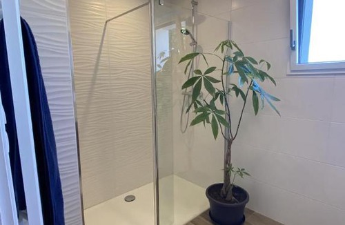 Saint-Jean-du-Cardonnay House | Suite avec jacuzzi idéale pour visiter la Normandie