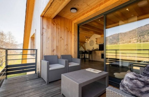 Viuz-en-Sallaz Apartment | Suite Avec Jacuzzi et Sauna « Ledelweiss »