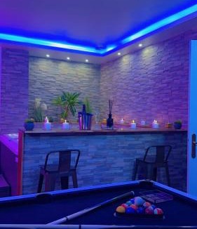 Leguevin Apartment | Suite avec Jacuzzi Privatif-Golden Jacuzzi