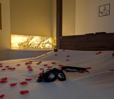 Vergeze Apartment | Suite avec jacuzzi privatif