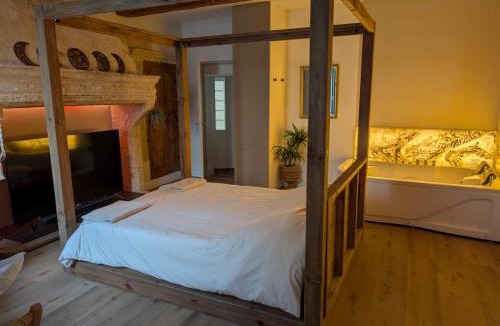 Vergeze Apartment | Suite avec jacuzzi privatif