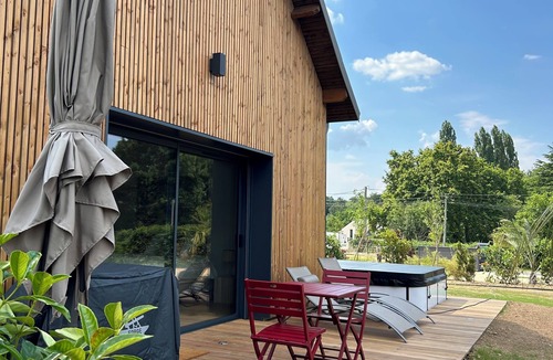 Solesmes Cabin | Suite Avec spa de Nage Située à 45km du Mans