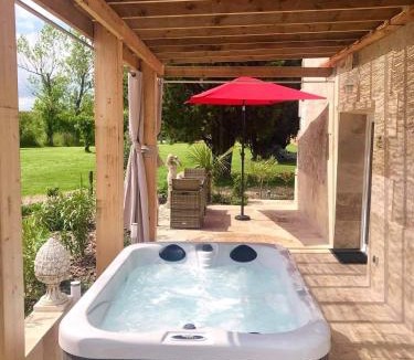 Albi House | Suite avec SPA privatif à ALBI La Mascrabiere BED & SPA