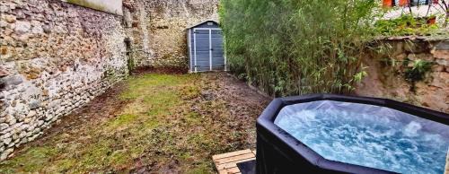 Melun Apartment | Suite Barthelemy - Spa et Sauna