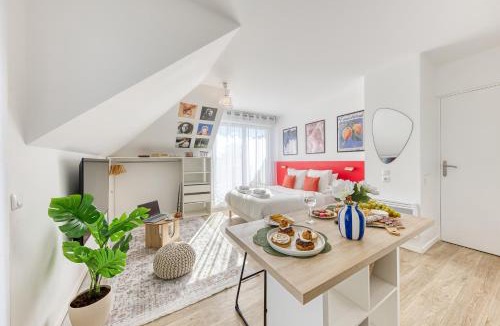 Bobigny Apartment | Suite Bauhaus - Proche Paris - Terrasse - Netflix