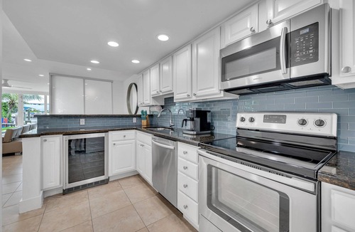 Barrier Island Condo | Suite by Beach | Waterfront | Lago Key Three