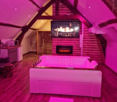 Laigneville Apartment | Suite Chalet avec jacuzzi YaoSpa60