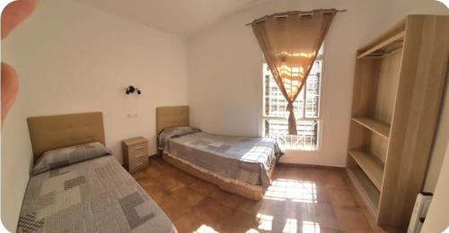 Castelldefels House | Suite con Terraza & BBQ, 5 min a pie de la Playa