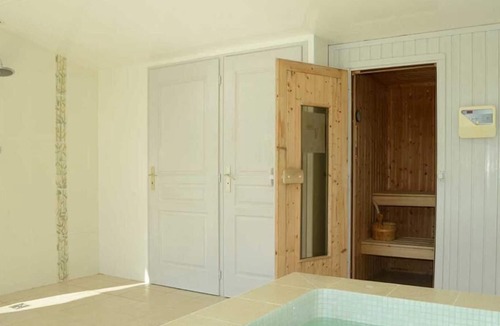 Saint Palais House | Suite-Connected-Ensuite-Garden view