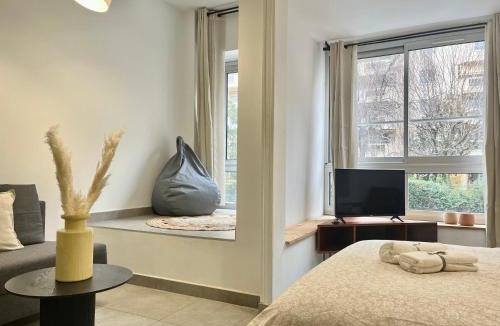 Moliere - Edgard Quinet Apartment | Suite Danbury