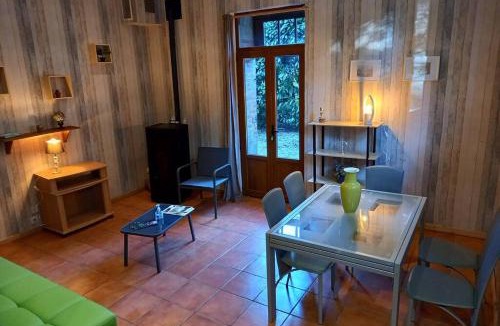 Agonges Apartment | Suite dans le jardin du Château