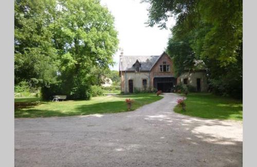 Agonges Apartment | Suite dans le jardin du Château
