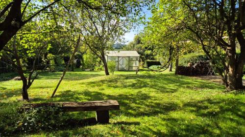 Souligne-Flace Villa | Suite de 2 chambres avec une salle de bain privative