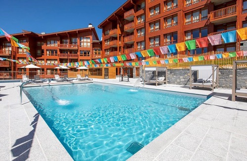 Arc-1800 Condo | Suite de 55m2 Local à Skis Piscine Semi-Couverte