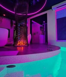 Coursan Apartment | Suite de luxe érotique chic